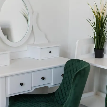 In The Heart Of The Center Daire